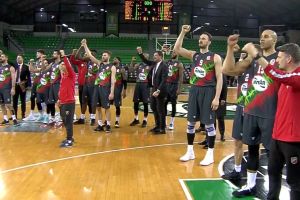 שחקני קרשיאקה חוגגים