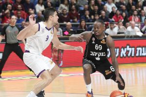 ג'ייקובן בראון, איתי שגב