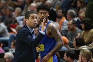 טיילר דורסי, יאניס ספרופולוס