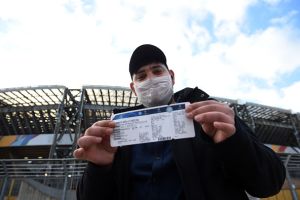 אוהד בסן פאולו, נאפולי מול ברצלונה