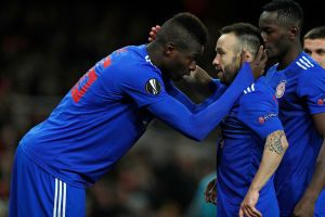 שחקני אולימפיאקוס חוגגים