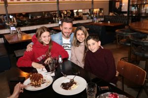 רונן פייגנבוים עם המשפחה