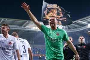 אמיליוס זובאס חוגג