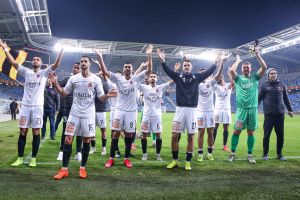 שחקני בני יהודה חוגגים