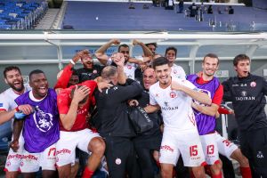 שחקני הפועל באר שבע חוגגים