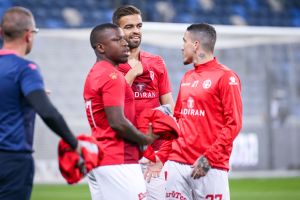 מיגל ויטור, נייג'ל האסלביינק, ז'וסוואה