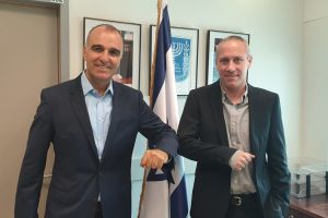 חילי טרופר, ארז כלפון