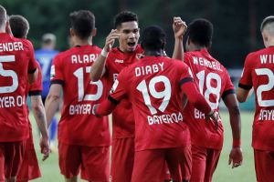 שחקני לברקוזן חוגגים