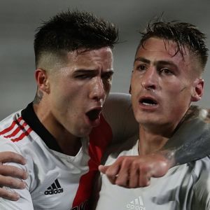 שחקני ריבר פלייט חוגגים