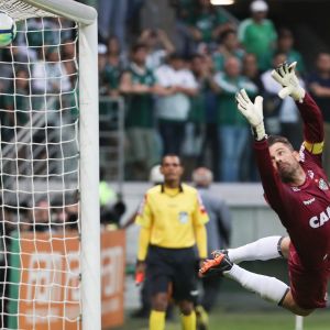 ויקטור שוער אתלטיקו מיניירו