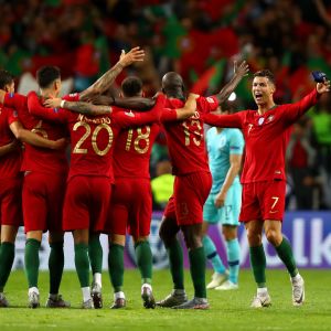 שחקני פורטוגל חוגגים זכייה