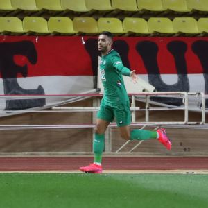 דניס בואנגה חוגג