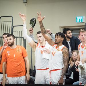 שחקני מכבי ראשון לציון חוגגים