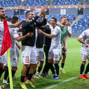 שחקני בני יהודה חוגגים