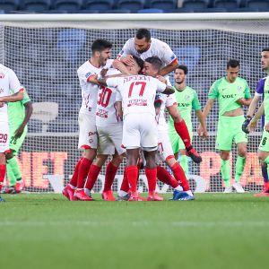 שחקני הפועל באר שבע חוגגים