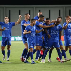 אור אינברום ושחקני מכבי פתח תקווה