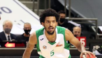 מכבי חיפה הביסה 84 105 את עירוני נהריה בפרידה מליגת העל ספורט 1