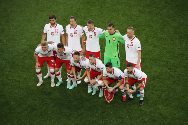 This image has an empty alt attribute; its file name is 1053041