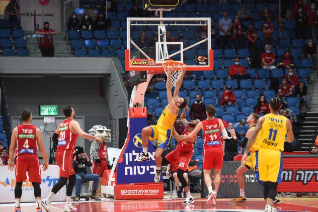 שחקני הפועל ירושלים מול מכבי תל אביב