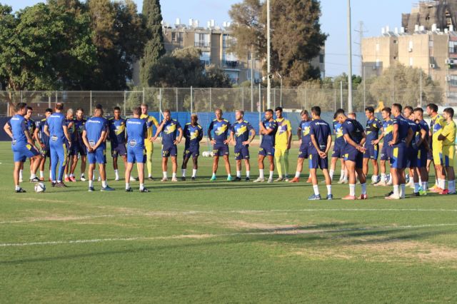 שחקני מכבי ת"א באימון הפתיחה