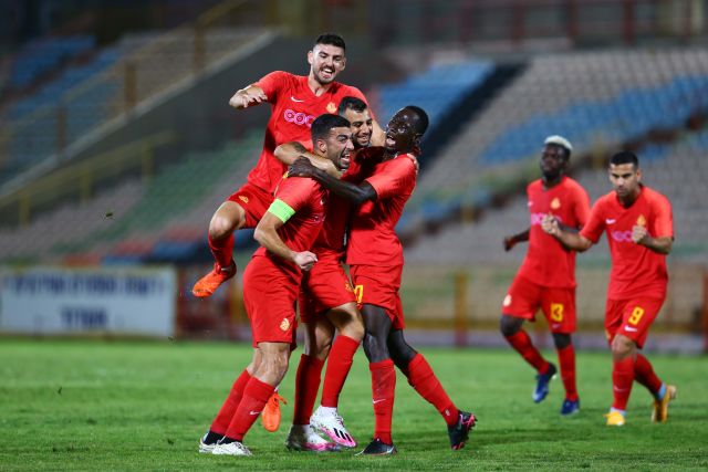 This image has an empty alt attribute; its file name is 1017632