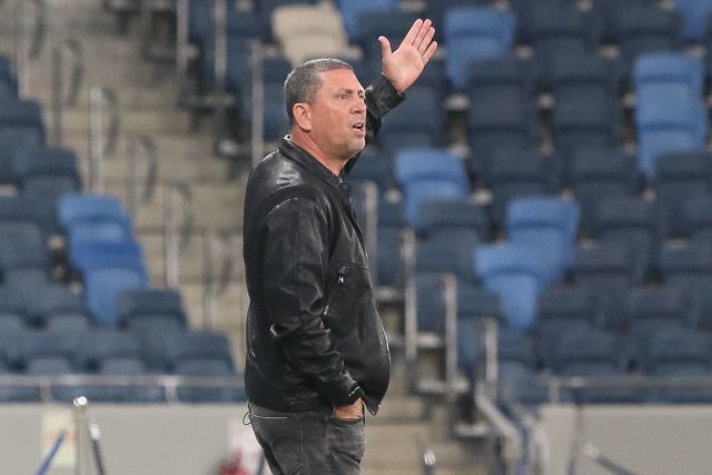 This image has an empty alt attribute; its file name is 1021047