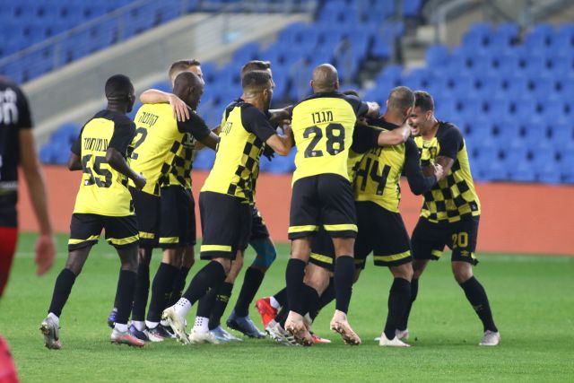 This image has an empty alt attribute; its file name is 1025979