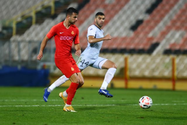 This image has an empty alt attribute; its file name is 1028837