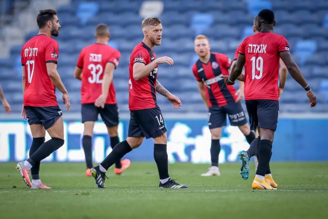 This image has an empty alt attribute; its file name is 1031870