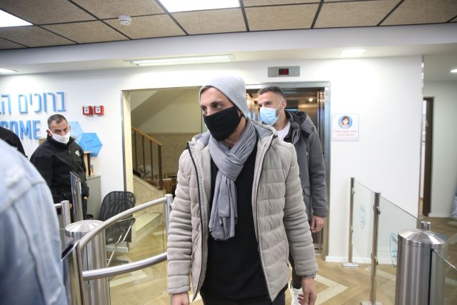 This image has an empty alt attribute; its file name is 1032721