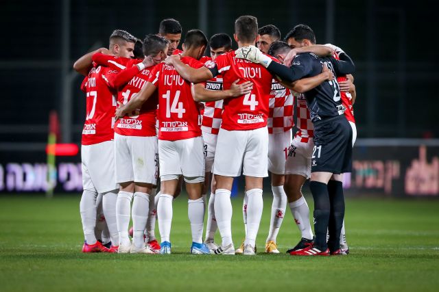 This image has an empty alt attribute; its file name is 1035449