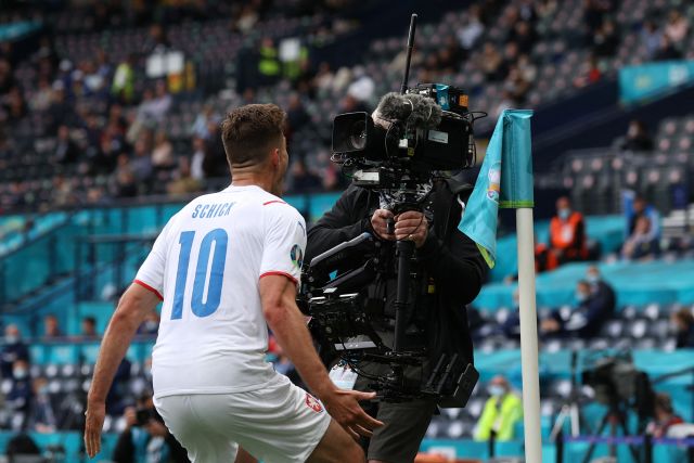 This image has an empty alt attribute; its file name is 1053021