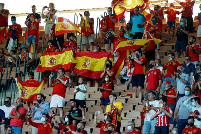 This image has an empty alt attribute; its file name is 1053121