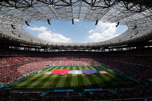 This image has an empty alt attribute; its file name is 1053882