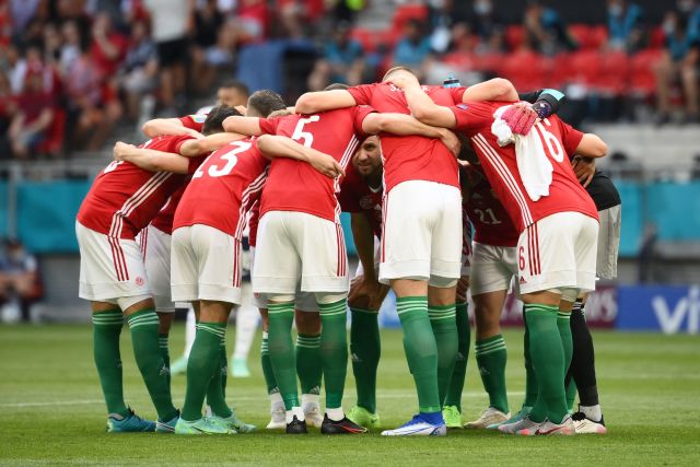 This image has an empty alt attribute; its file name is 1053884