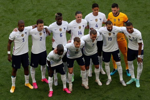 This image has an empty alt attribute; its file name is 1053887