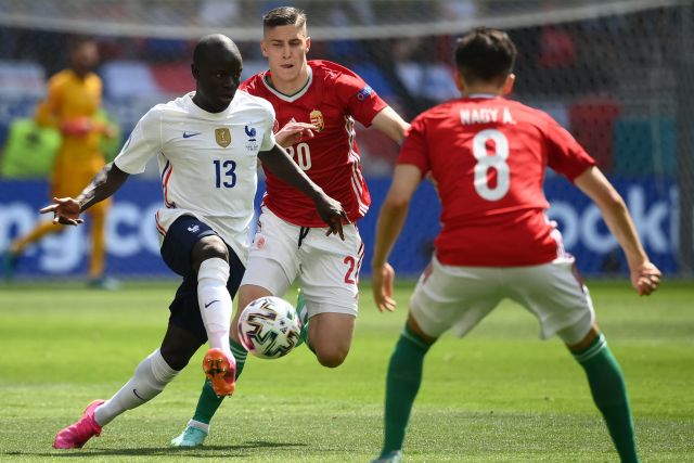 This image has an empty alt attribute; its file name is 1053889