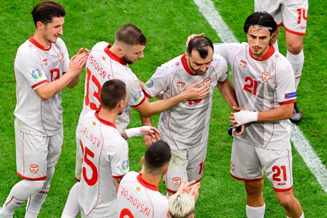 This image has an empty alt attribute; its file name is 1054257