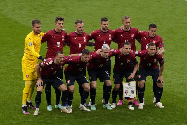 This image has an empty alt attribute; its file name is 1054425