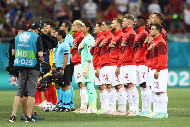 This image has an empty alt attribute; its file name is 1055129