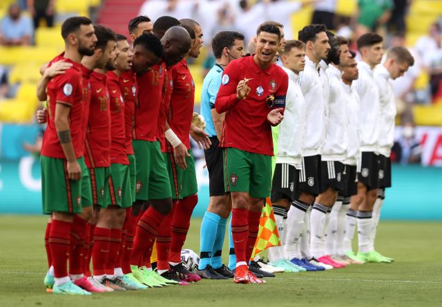 This image has an empty alt attribute; its file name is 1053940