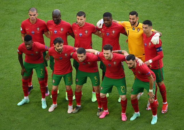 This image has an empty alt attribute; its file name is 1053942