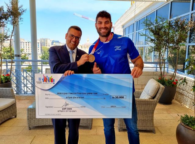 אורי ששון, משה ליאון