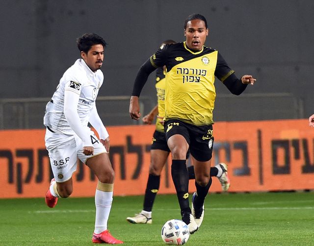 קיליאן ואן דר קאפ, דור פרץ