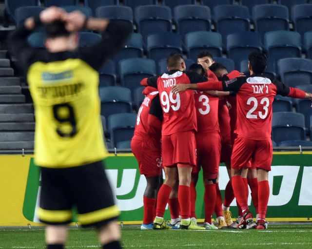 שחקני בני סכנין חוגגים