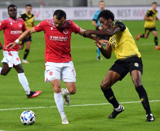 This image has an empty alt attribute; its file name is 1020352