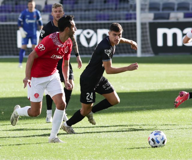 This image has an empty alt attribute; its file name is 1027917