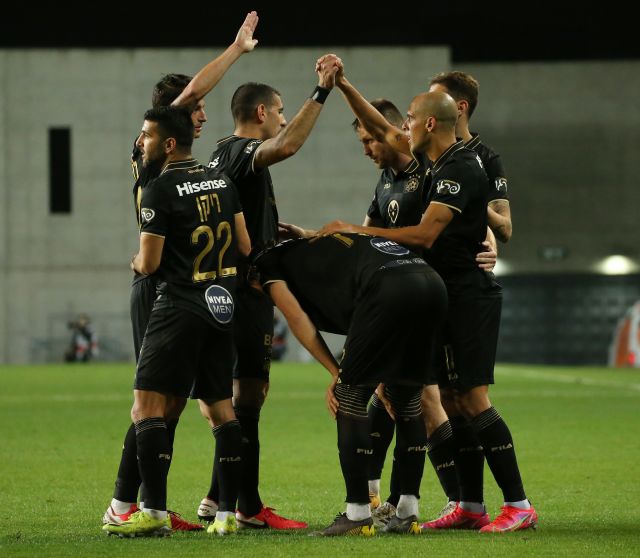 This image has an empty alt attribute; its file name is 1032037