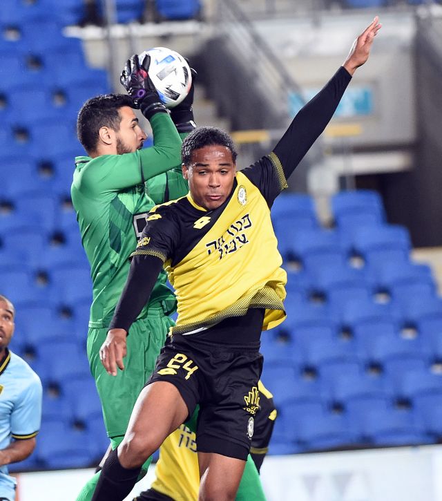 קיליאן ואן דר קאפ, איתמר ניצן