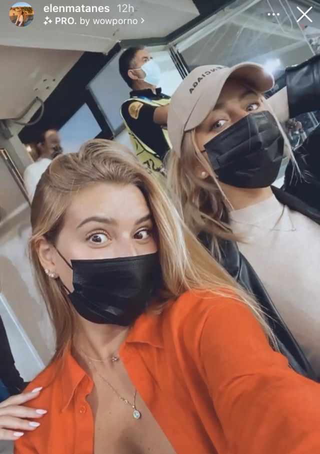 מישל ואלן מעודדות את קורטואה מהיציע